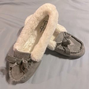 Jessica Simpson house shoes size 7-8